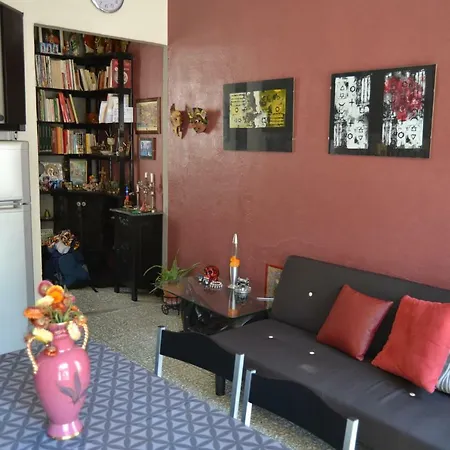 Apartment Domus93 *